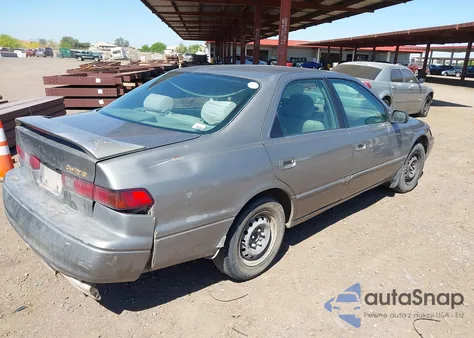 1998 Toyota Camry Le from USA, damaged, VIN 4T1BG22K0WU352118